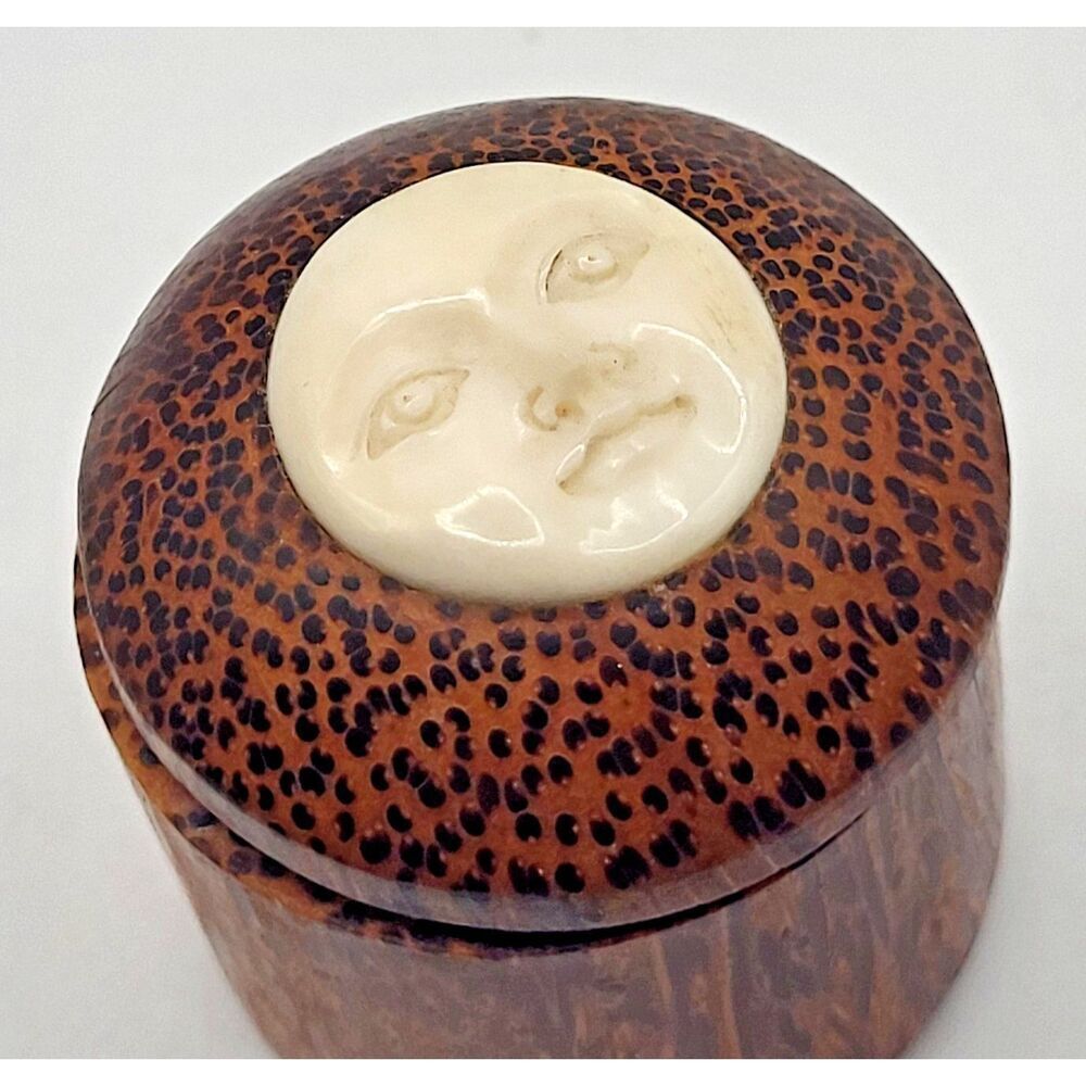 Vintage Carved Moon Face Bamboo Jewelry Box 1.5in dia 2in tall - Picture 2 of 4